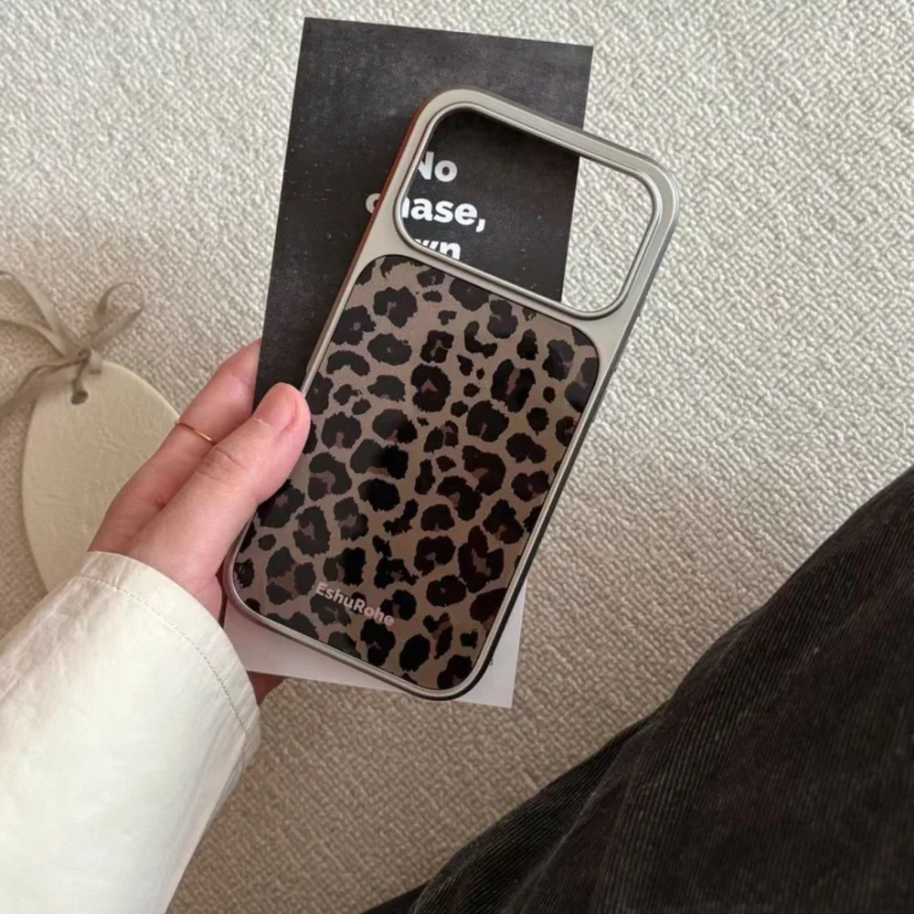 Lots of iPhone 17 Pro Max phone case